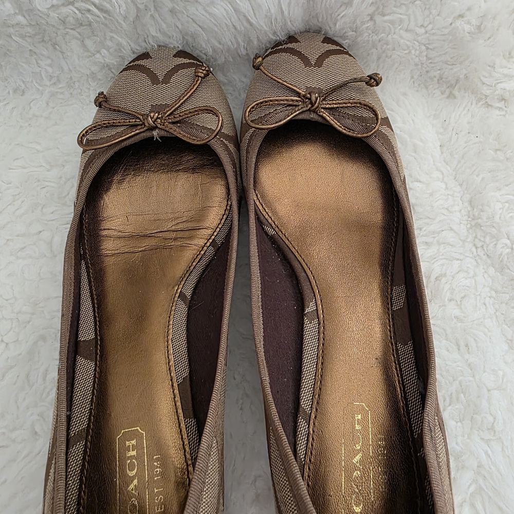 Coach Tan and Brown Women's Flats with Bow - Picture 4 of 7